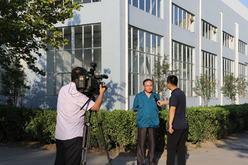 木門廠家金馬首，德州電視臺(tái)采訪
